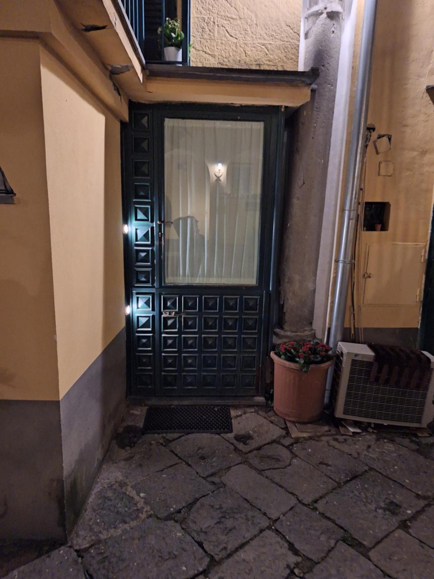 Apartment Il Chiostro A Chiaia Naples