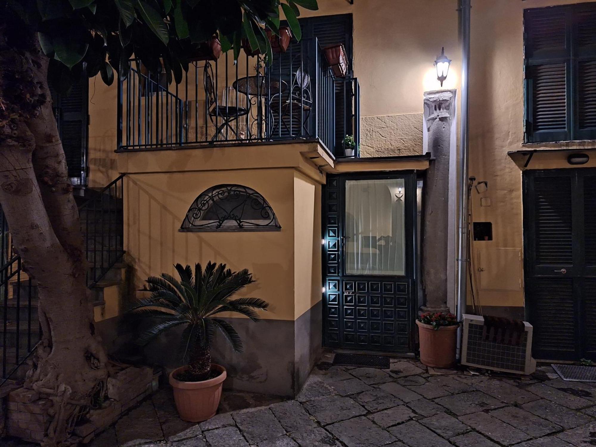 Il Chiostro A Chiaia